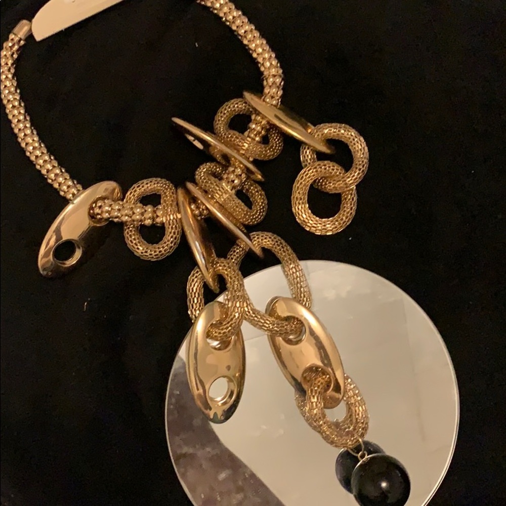 Lucia Bold gol tone necklace gold with black ball!